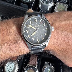 Fossil Easton Three-Hand Black Leather Watch